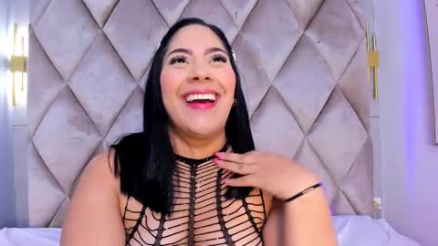 Snapshot of selenefox_ chatting on October 3, 12:21 pm Selene online show from October 3, 12:21 pm