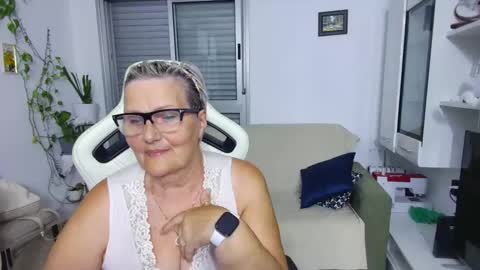 Selenna online show from June 1, 5:47 pm