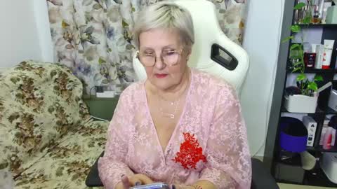 Selenna online show from February 15, 7:17 pm