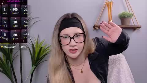 Selina Mae online show from November 27, 4:15 am