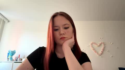 Lily online show from April 29, 2:42 pm