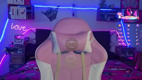 Selvaggia Del Caribe online show from February 12, 7:04 pm