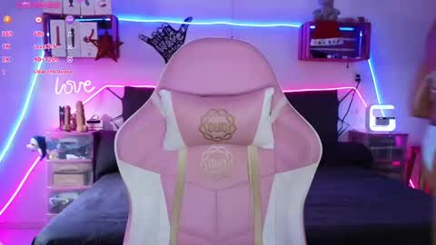 Selvaggia Del Caribe online show from December 20, 5:40 pm