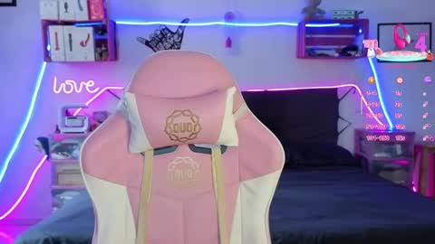 Selvaggia Del Caribe online show from October 16, 6:43 pm