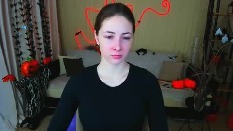 sensitiveheartt online show from November 3, 4:49 am