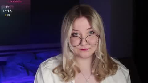 Ilona online show from April 19, 11:51 pm