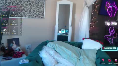 V online show from November 17, 9:15 pm