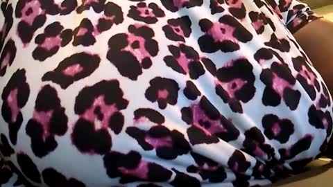 Snapshot of sensualatease chatting on September 18, 5:33 pm SensualATease online show from September 18, 5:33 pm