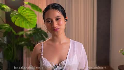 Maria- OF sensual bee online show from April 30, 12:38 am