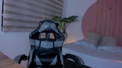 seraphine_lark online show from February 19, 7:13 pm