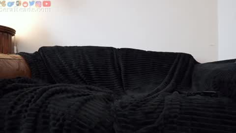 SeraReads online show from November 30, 4:38 am