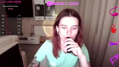 Snapshot of serenamilss chatting on December 21, 5:39 pm serenamilss online show from December 21, 5:39 pm