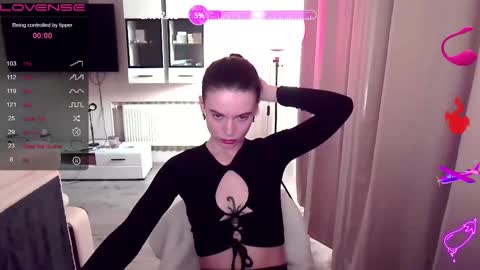 Snapshot of serenamilss chatting on February 13, 1:26 pm serenamilss online show from February 13, 1:26 pm