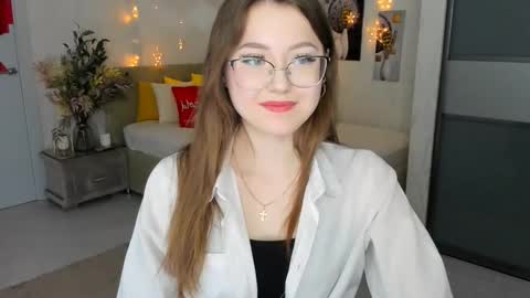 Snapshot of sereneflame chatting on February 6, 4:36 pm Ophelia online show from February 6, 4:36 pm