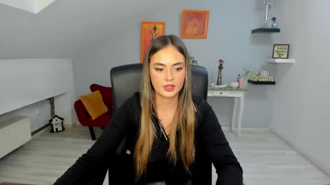 serenlys online show from November 4, 9:09 pm