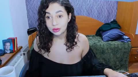 Snapshot of serpenttempter88 chatting on February 14, 6:02 am VIOLA online show from February 14, 6:02 am