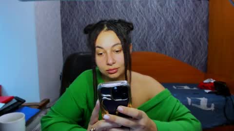 Snapshot of serpenttempter88 chatting on March 1, 6:46 am VIOLA online show from March 1, 6:46 am
