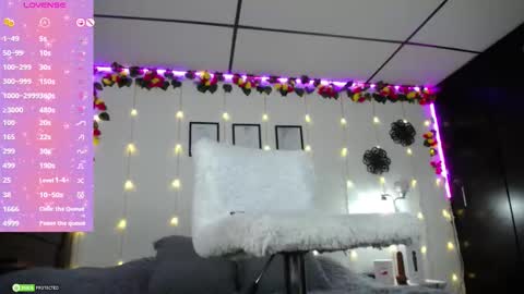 Lili online show from March 17, 6:34 pm