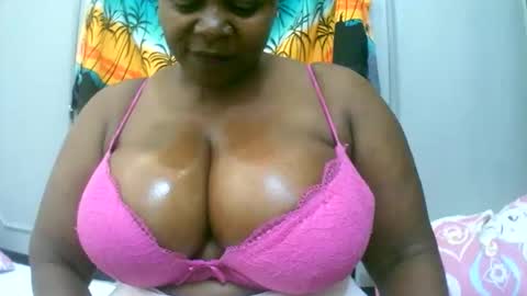 sexxi_ebony online show from February 13, 9:22 am