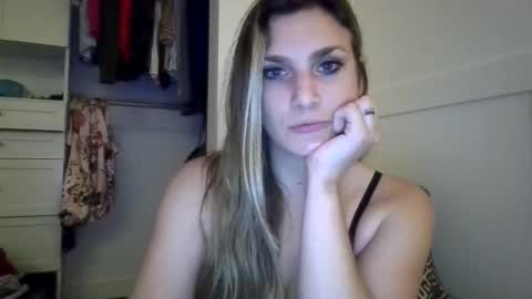 Snapshot of sexxxyvibes chatting on October 14, 2:47 am sexxxyvibes online show from October 14, 2:47 am