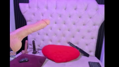  C R I S T A L  online show from February 26, 8:19 pm