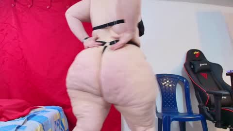 Snapshot of sexy_curvi chatting on September 19, 3:55 pm karla instagram online show from September 19, 3:55 pm