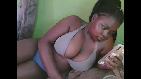 Snapshot of sexy_divana chatting on February 6, 4:53 am sexy_divana online show from February 6, 4:53 am