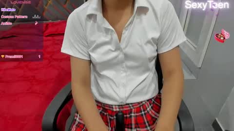 Snapshot of sexy_doll_1_ chatting on February 17, 5:12 pm Sexydoll online show from February 17, 5:12 pm