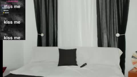 MY ONLYFANS page is back -   online show from April 20, 10:24 pm