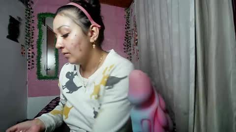 sexy lolas online show from April 15, 6:03 am