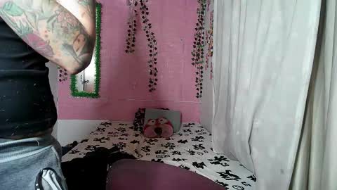 sexy lolas online show from November 17, 5:41 am