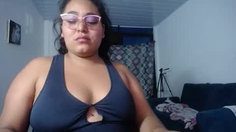 Snapshot of sexy_love_15 chatting on September 21, 5:39 am SIRENA LOVE online show from September 21, 5:39 am