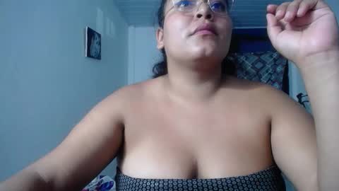 Snapshot of sexy_love_15 chatting on September 20, 5:28 am SIRENA LOVE online show from September 20, 5:28 am