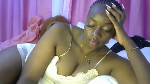 laura online show from January 11, 2:05 am