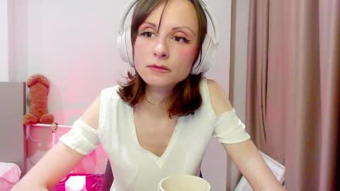 Mandy Green online show from April 2, 7:11 pm