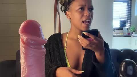 sexyasszeeee online show from November 19, 6:24 am