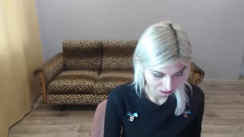 Snapshot of sexybeatriice chatting on December 30, 7:15 am sexybeatriice online show from December 30, 7:15 am