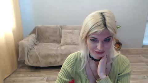 sexybeatriice online show from April 9, 6:41 am