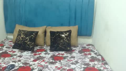Snapshot of sexyboobsx2 chatting on September 16, 7:11 pm sexyboobsx2 online show from September 16, 7:11 pm