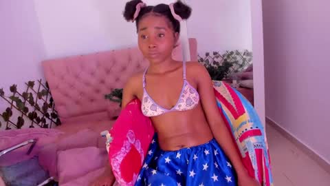 Snapshot of sexybrunnetem chatting on September 10, 1:27 am sofia online show from September 10, 1:27 am