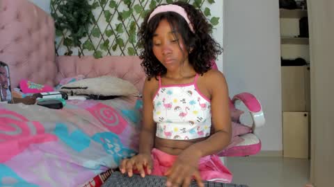 Snapshot of sexybrunnetem chatting on January 3, 11:03 am sofia online show from January 3, 11:03 am