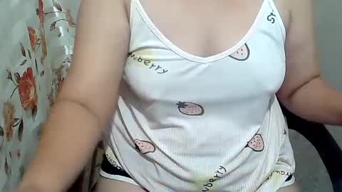 sexyhotmiya online show from July 16, 12:32 pm
