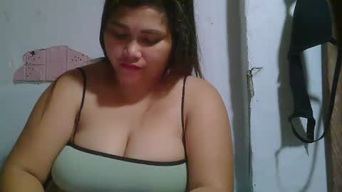 Snapshot of sexykittymom chatting on March 6, 8:41 am sexykittymom online show from March 6, 8:41 am