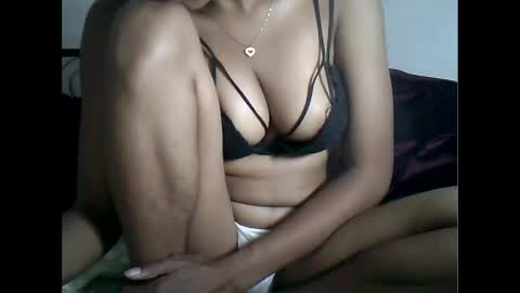 sexylarra12 online show from February 25, 4:57 pm