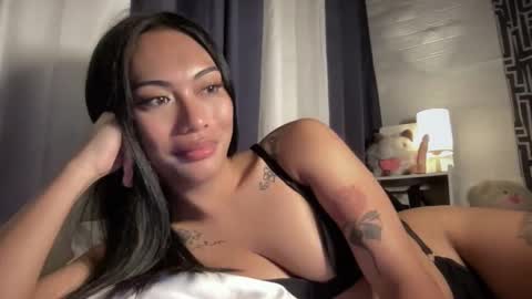 maxine online show from March 6, 5:52 pm