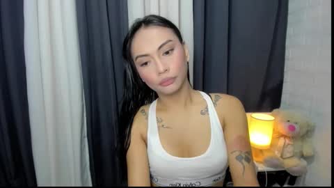 maxine online show from December 15, 5:56 am