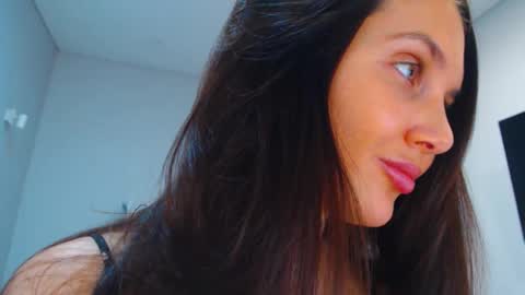 Snapshot of sexymymeow chatting on February 20, 5:44 am SexyMyMeow online show from February 20, 5:44 am