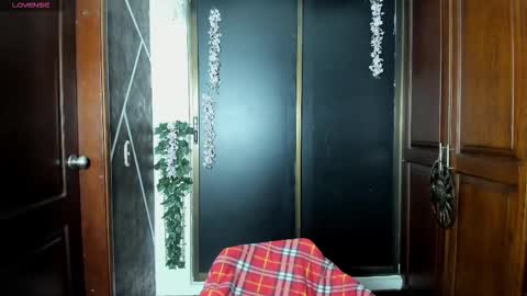 N A F online show from November 18, 7:15 pm