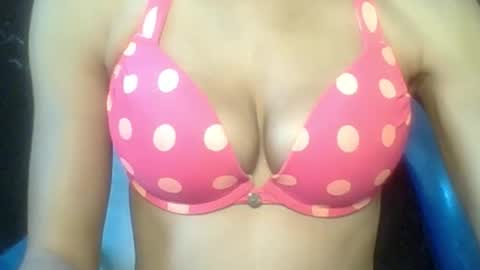 sexypussy000 online show from February 15, 7:51 am