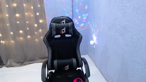 Snapshot of sexyru_coup1e chatting on February 2, 10:13 am Sofi Smile online show from February 2, 10:13 am